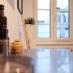 Stadtoase Design In Der Altstadt Von شقة