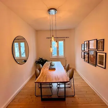 Stadtoase Design In Der Altstadt Von アパート *
