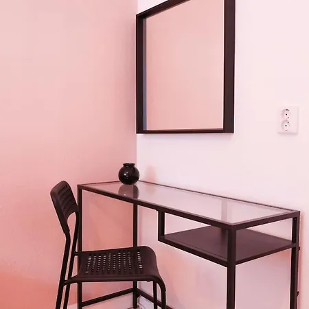 Stadtoase Design In Der Altstadt Von アパート *